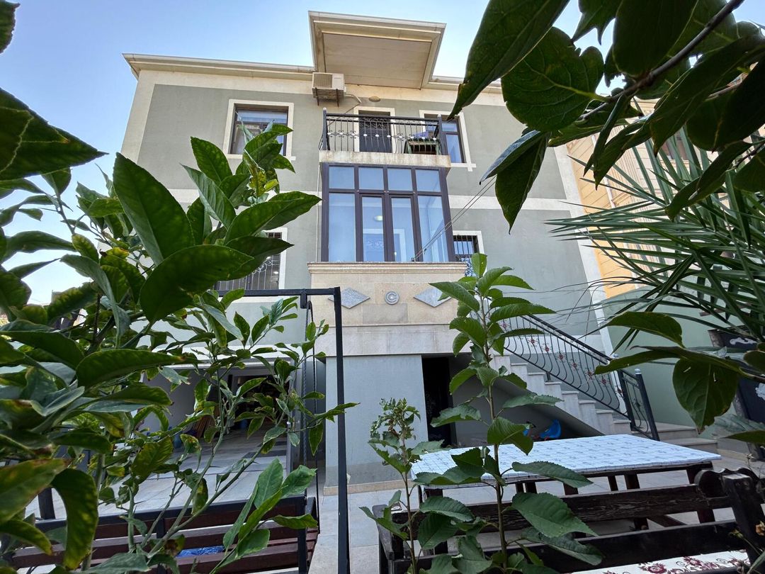 Satılır 5 otaqlı həyət evi/bağ evi 250 m² — Ev, villa, Bakı (2)
