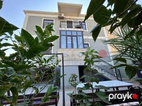 Satılır 5 otaqlı həyət evi/bağ evi 250 m² — Bakı