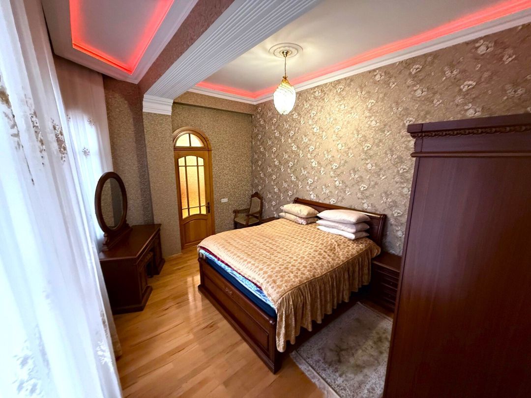 Satılır 12 otaqlı həyət evi/bağ evi 900 m² — Ev, villa, Bakı (7)