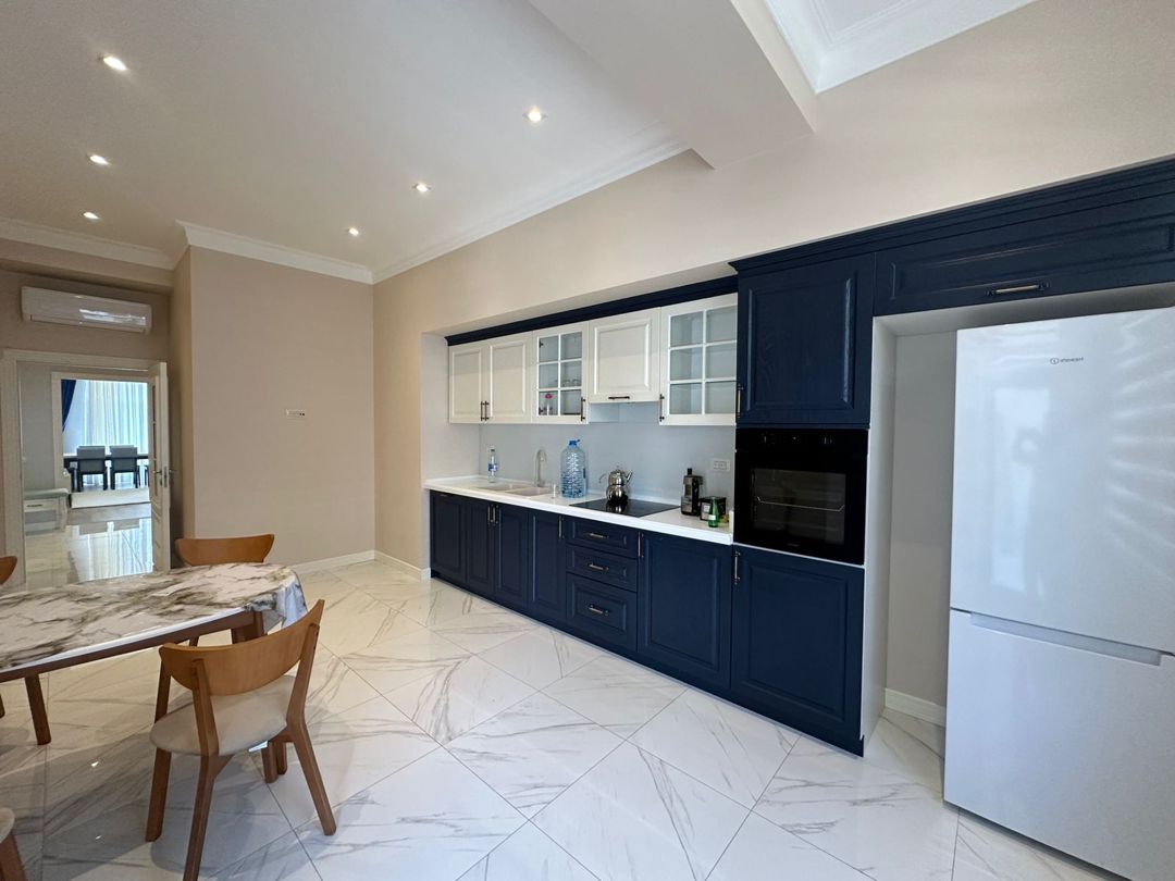 İcarəyə verilir 4 otaqlı yeni tikili 220 m² — Mənzil, Bakı (7)