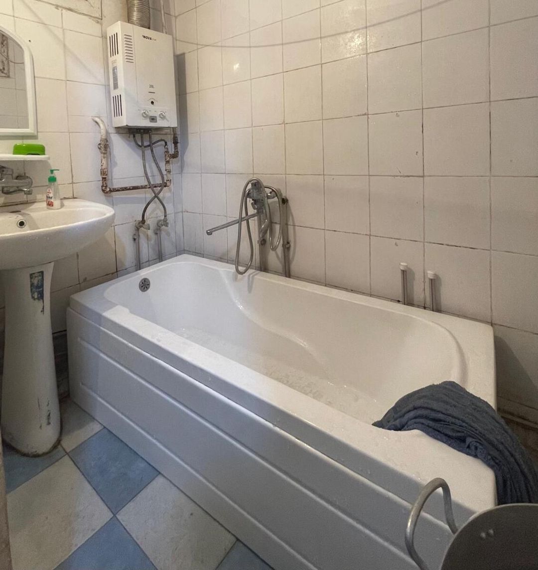 Satılır 2 otaqlı köhnə tikili 52 m² — Mənzil, Bakı (3)