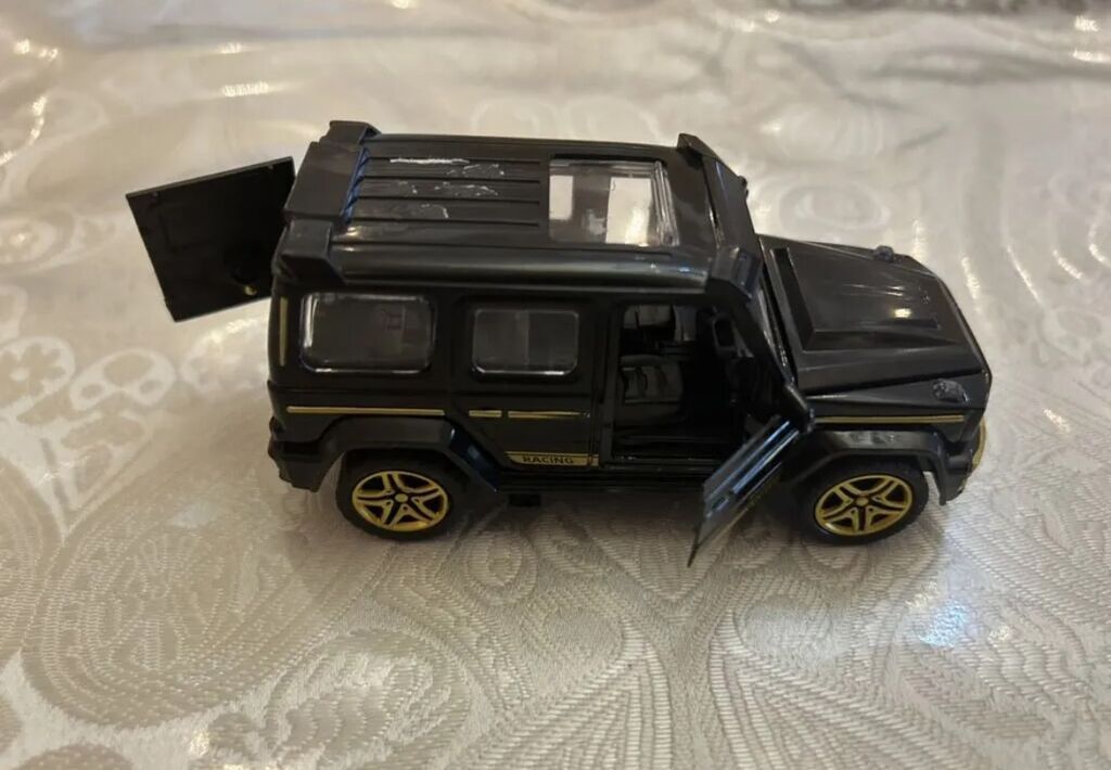 Məhsul: Metal oyuncaq maşın – SUV tipli model (Brabus üslubunda) — Oyuncaq nəqliyyatı, Bakı (6)