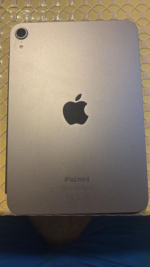 Apple iPad mini planşeti - Kompakt və yüngül korpus – bir əllə rahat — Qobu