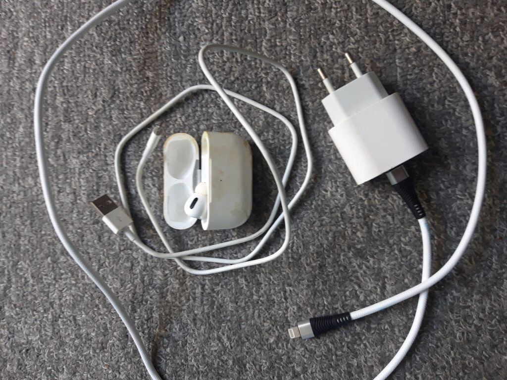 Iphone adpator 1 eded 2 eded kabel 1 eded nauşnik airbuds pro hamsı — Digər, Bakı