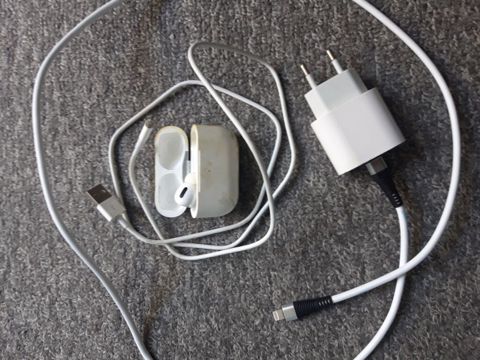 Iphone adpator 1 eded 2 eded kabel 1 eded nauşnik airbuds pro hamsı — Bakı