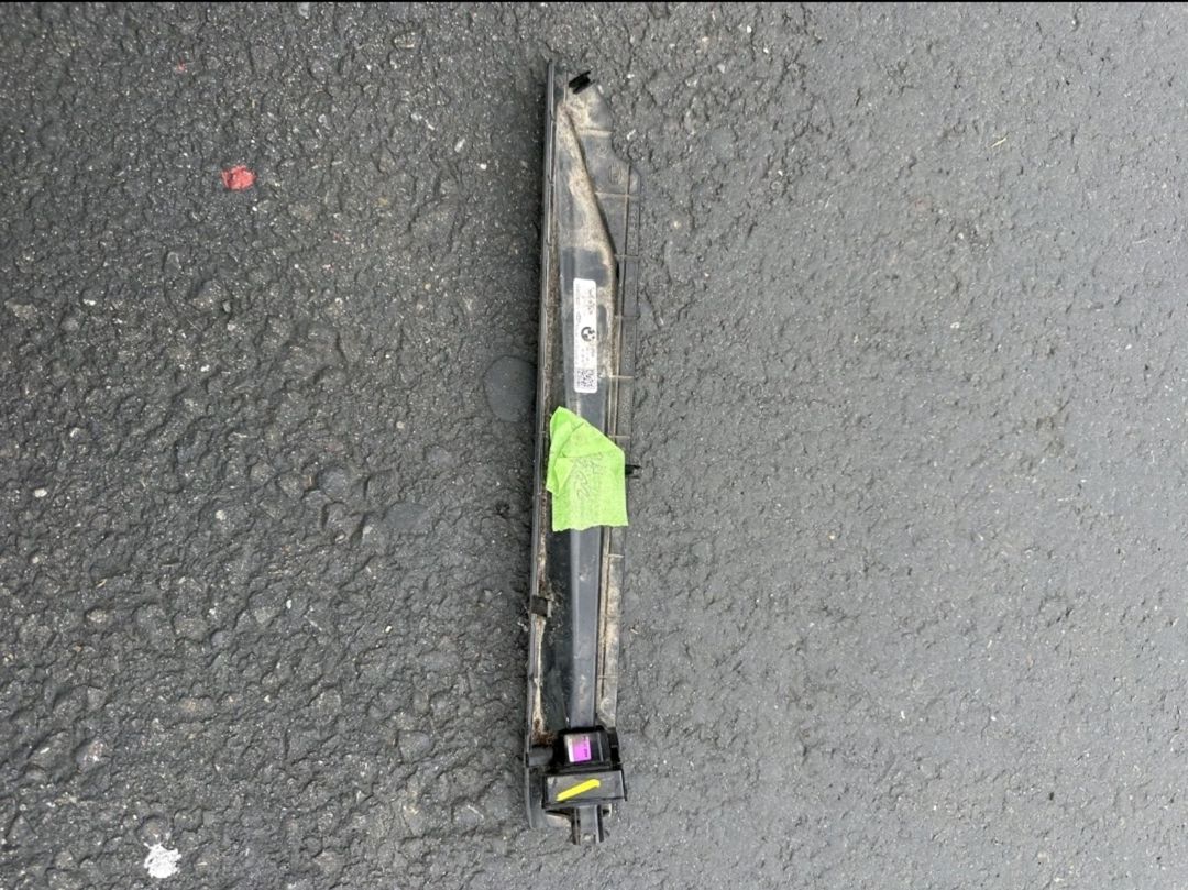 BMW G22, BMW G26, BMW i4 yan ayaqaltı işığı — Ehtiyat hissələri və aksesuarlar, Bakı (2)