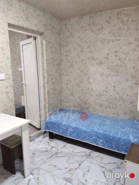 Həyət evi kirayə verilir, 8 Noyabr m