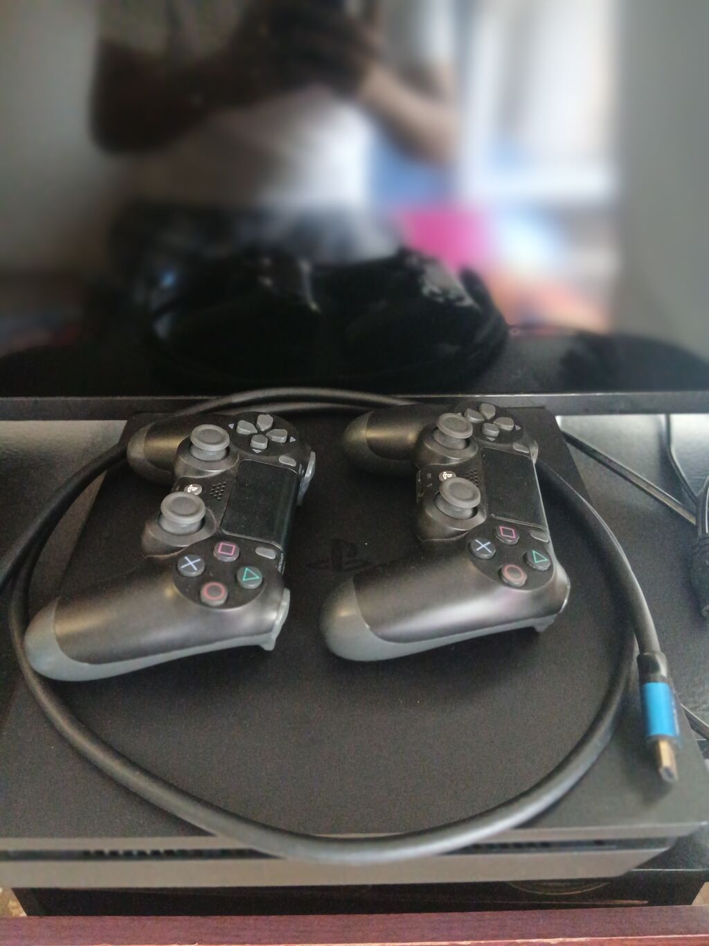 PS4 Slim 1TB 2 Original Pult 7+ Oyun Təmiz və problemsiz PS4 — Oyun konsolları, Lənkəran