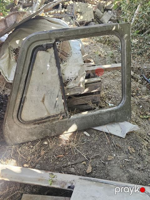 UAZ-469 qapıları