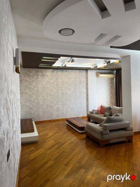 İcarəyə verilir 3 otaqlı yeni tikili 121 m²
