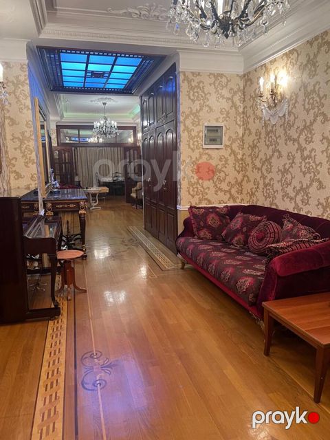 Satılır 5 otaqlı yeni tikili 247 m²