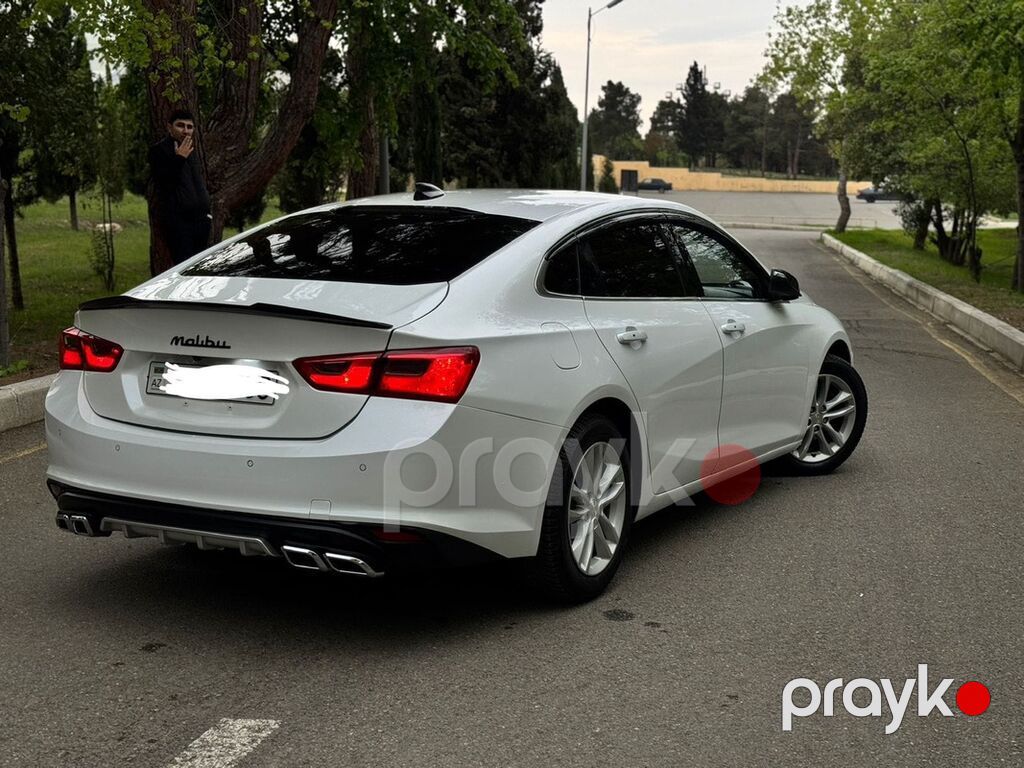 Chevrolet Malibu – ağ rəngli, zərif və dinamik sedan. Əsas — Avtomobillər, Gəncə (4)