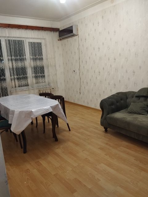 İcarəyə verilir 2 otaqlı köhnə tikili 65 m² — Bakı