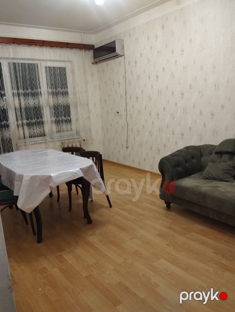 İcarəyə verilir 2 otaqlı köhnə tikili 65 m²