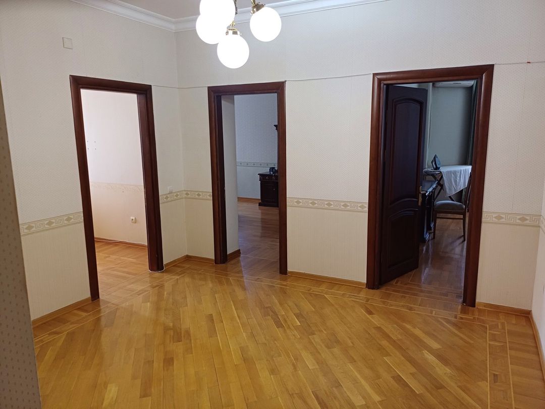 İcarəyə verilir 4 otaqlı yeni tikili 220 m² — Mənzil, Bakı (6)