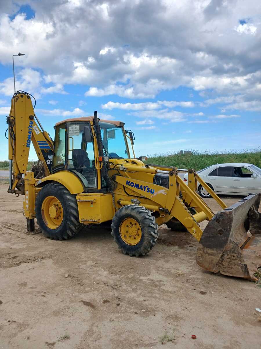 Tikinti texnikası Komatsu, 2002 il — İnşaat texnikası, Bakı (3)