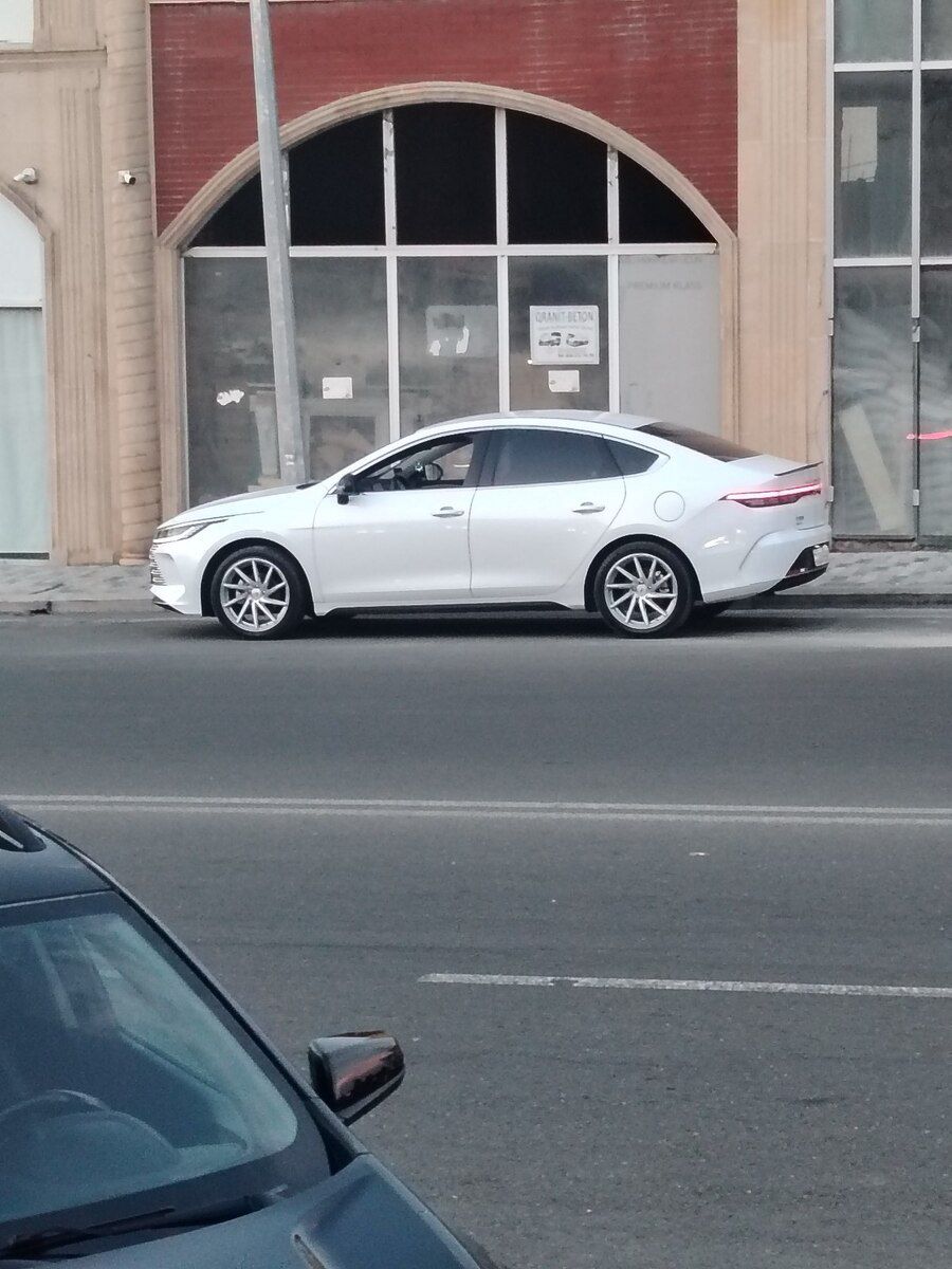 Vossen təkərləri 235/45 R18 — Ehtiyat hissələri və aksesuarlar, Gəncə (5)