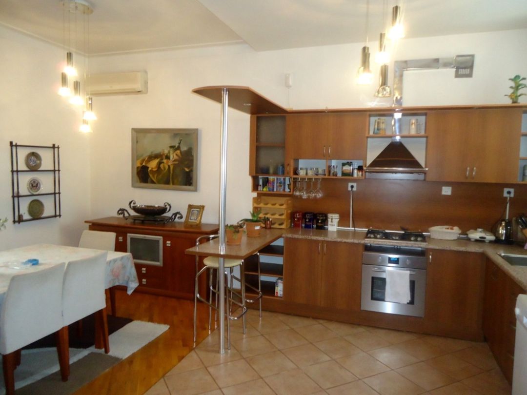 İcarəyə verilir 5 otaqlı köhnə tikili 160 m² — Mənzil, Bakı (2)