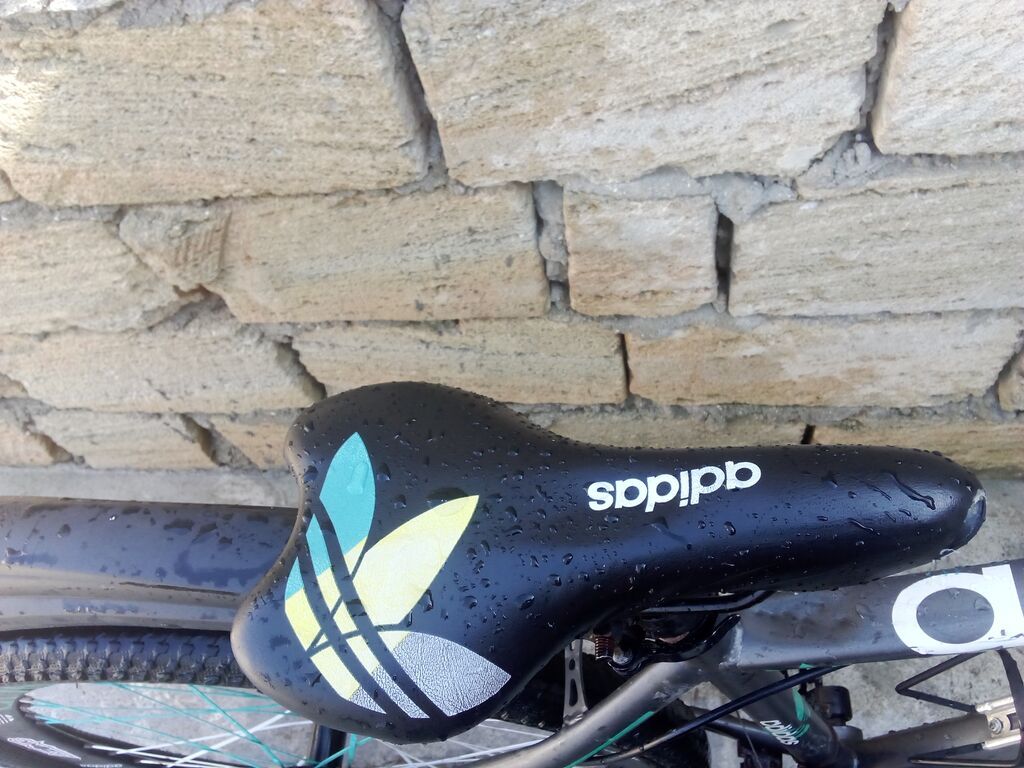Velosiped – Adidas tematik dizayn - Çərçivə: yüngül alaşımlı, boz — Yol velosipedləri, Digah (4)