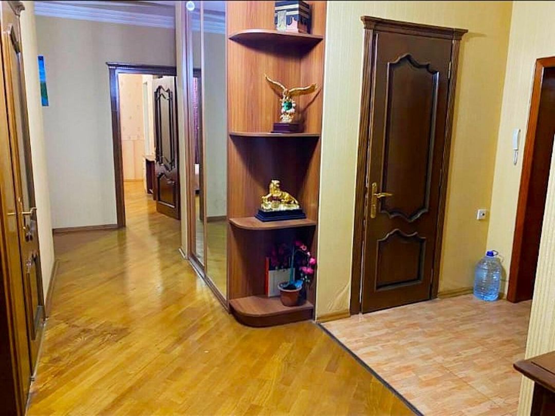 İcarəyə verilir 5 otaqlı yeni tikili 160 m² — Mənzil, Bakı (11)