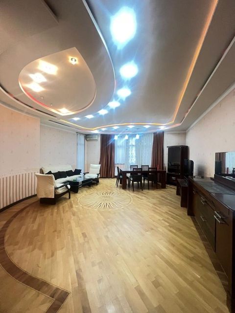 İcarəyə verilir 3 otaqlı yeni tikili 165 m² — Bakı