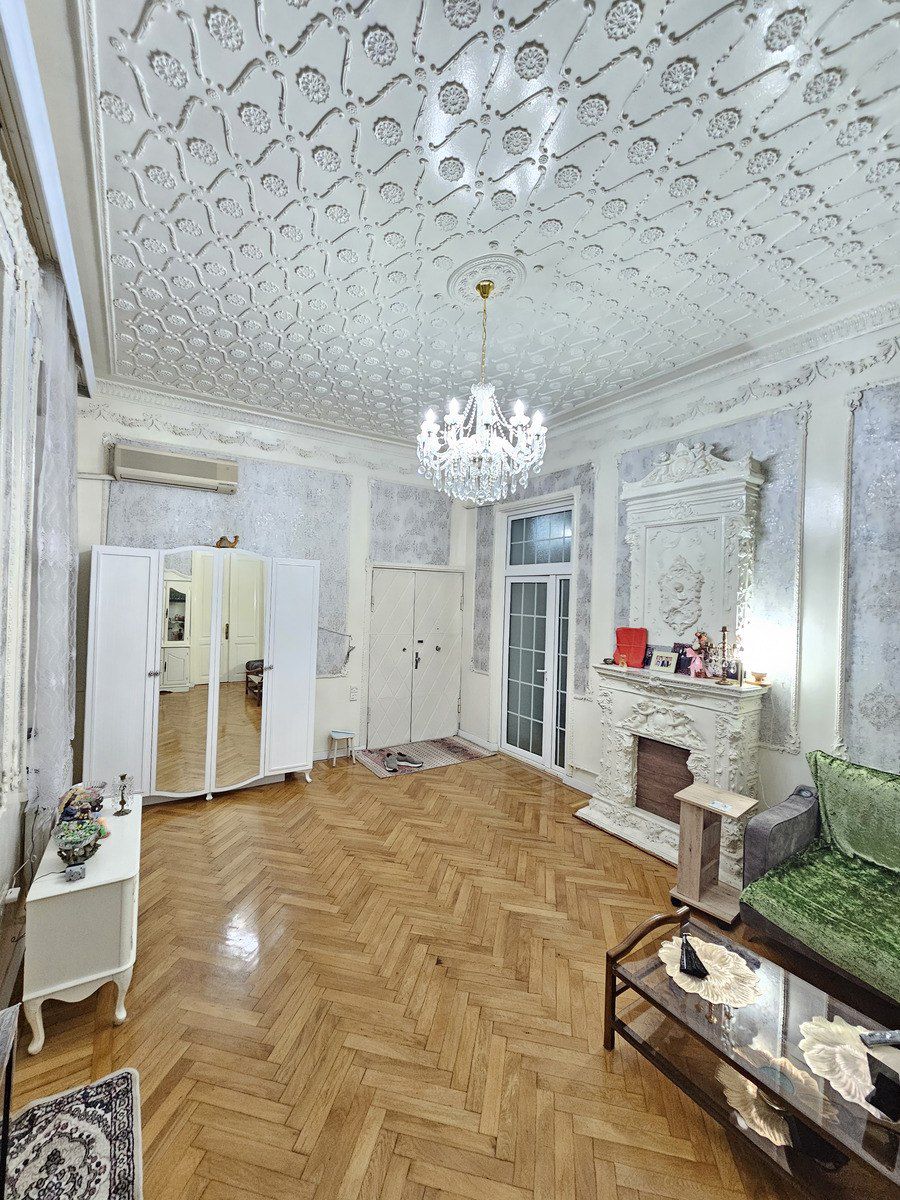 Satılır 4 otaqlı köhnə tikili 140 m² — Mənzil, Bakı (8)