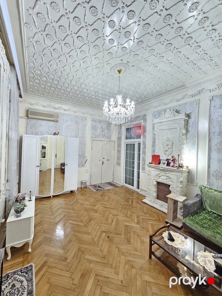 Satılır 5 otaqlı köhnə tikili 140 m² — Mənzil, Bakı (8)