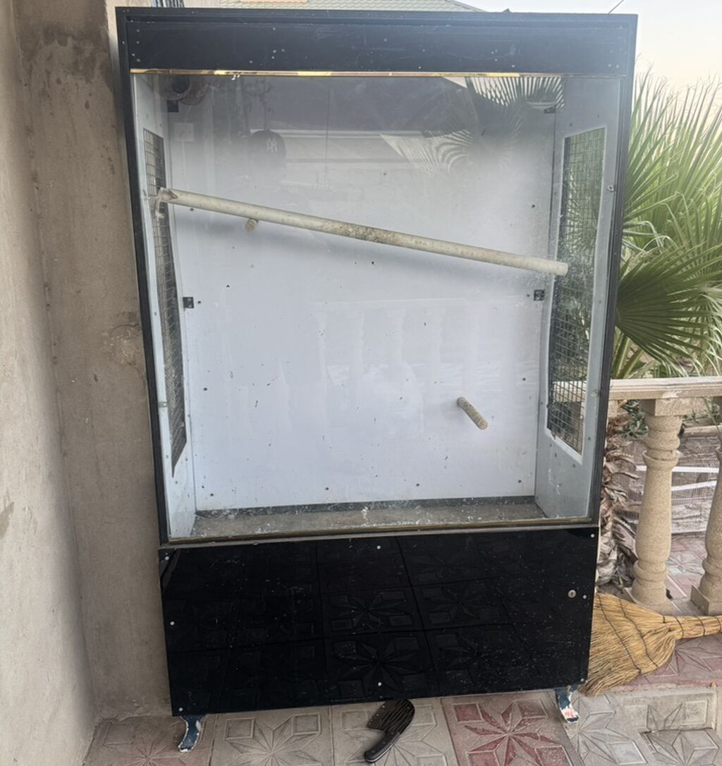 Böyük ölçülü quş qəfəsi/volier - Material: möhkəm metal karkas, şüşə — Qəfəslər, Bakı