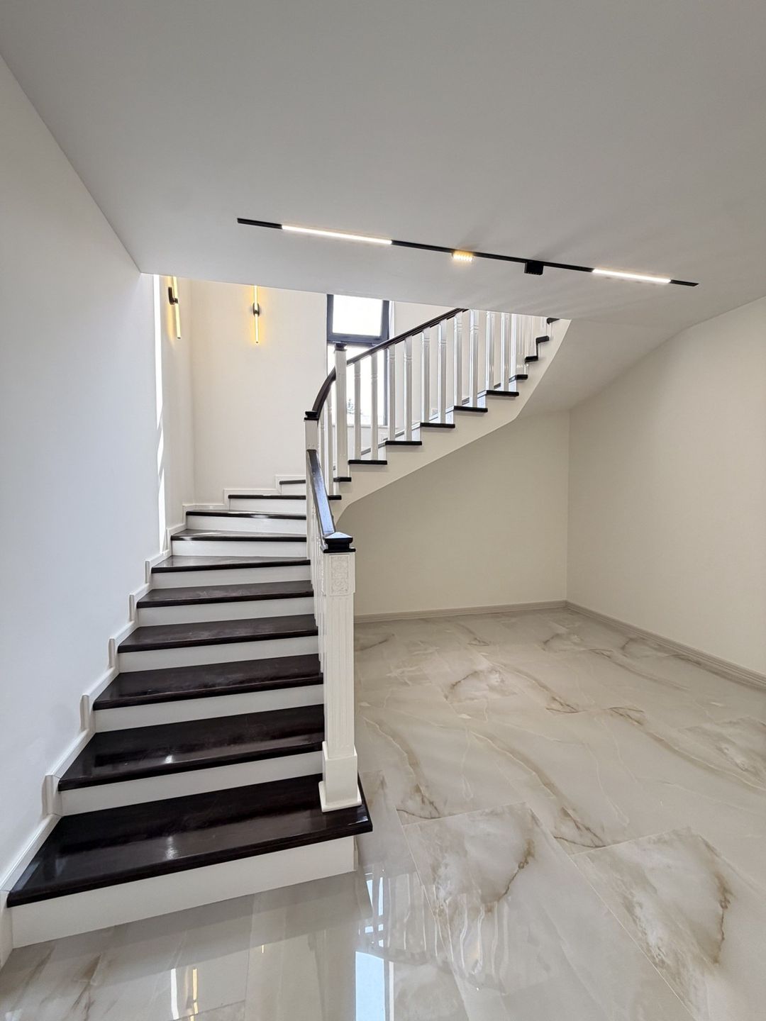 Satılır 5 otaqlı həyət evi/bağ evi 200 m² — Ev, villa, Bakı (7)