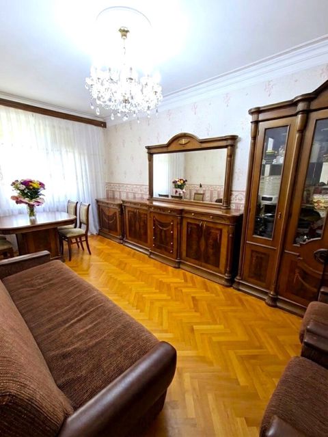 Satılır 3 otaqlı köhnə tikili 85 m² — Bakı