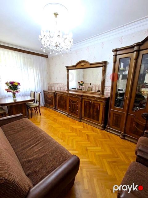 Satılır 3 otaqlı köhnə tikili 85 m²
