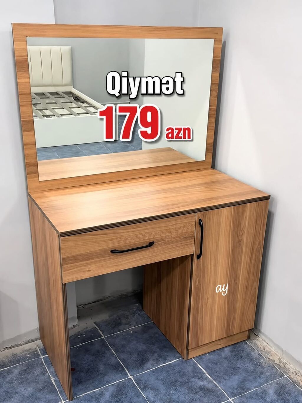 Taxta rəngində tualet masası və böyük güzgü dəsti. - Material: ağac — Yataq otağı mobilya dəstləri, Bakı
