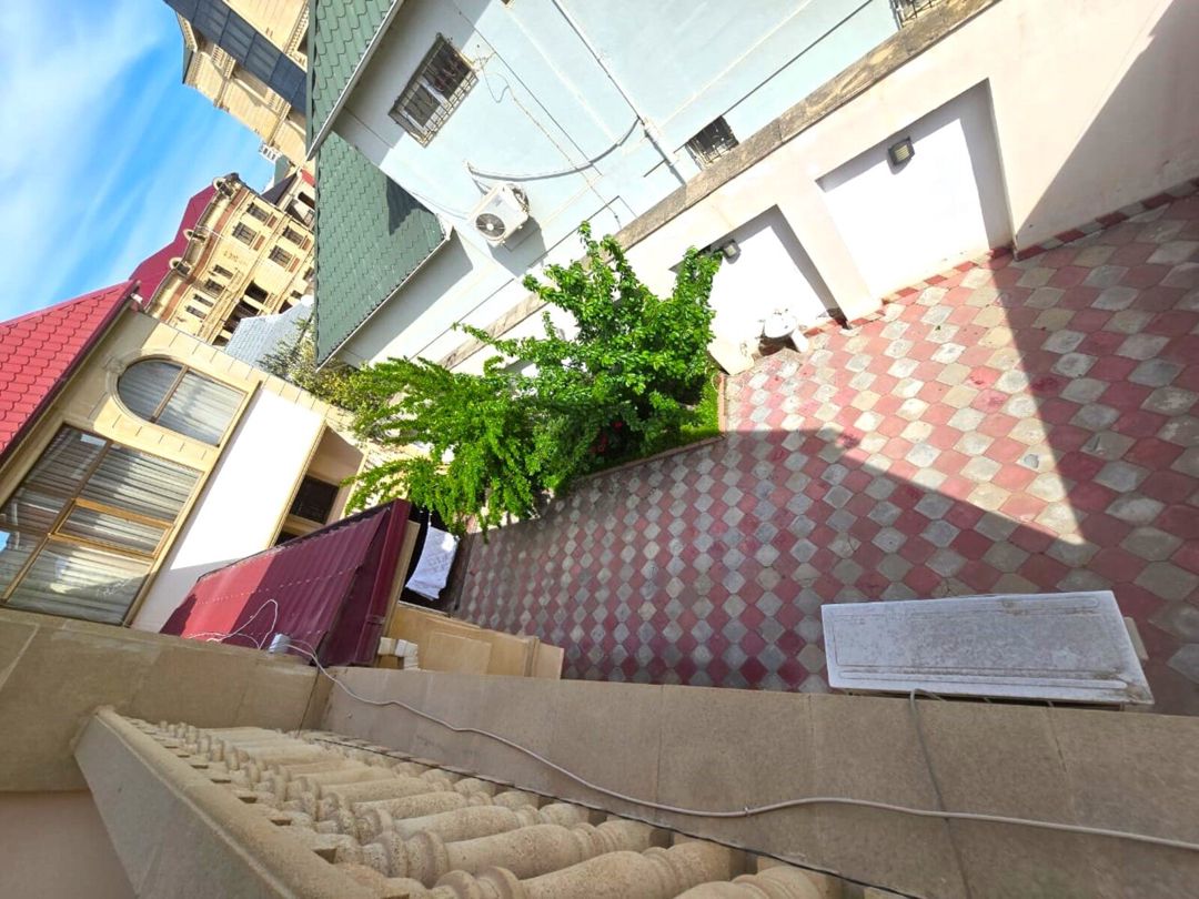 Satılır 9 otaqlı həyət evi/bağ evi 1200 m² — Ev, villa, Bakı (2)