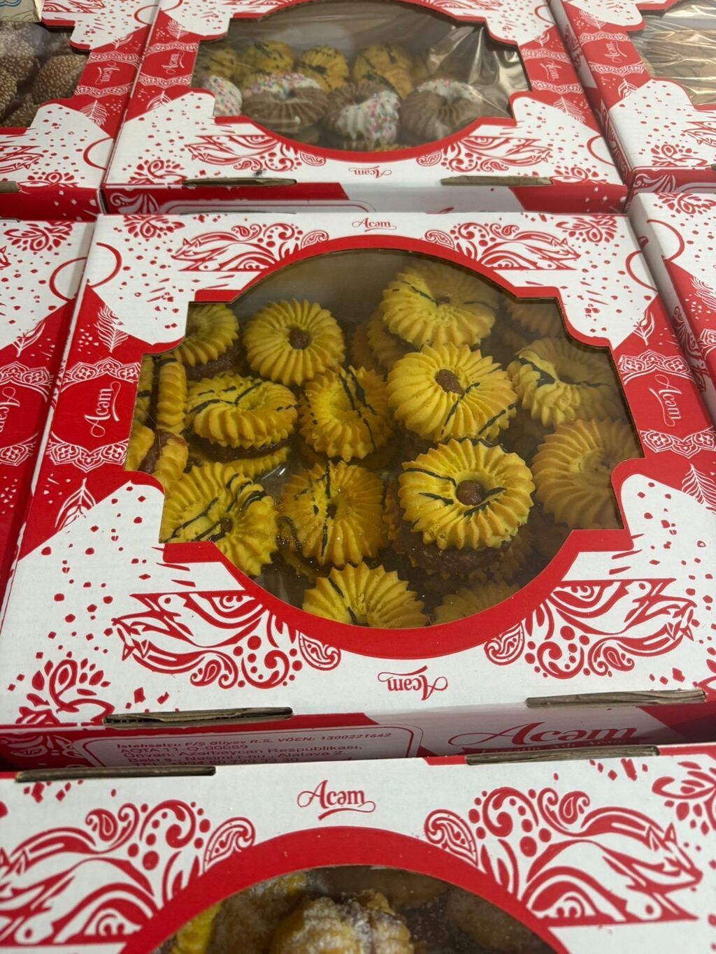 Məhsul: Qutuda assorti peçenye Təsvir: - Klassik şirniyyat assortisi — Qida məhsulları, Xırdalan (3)