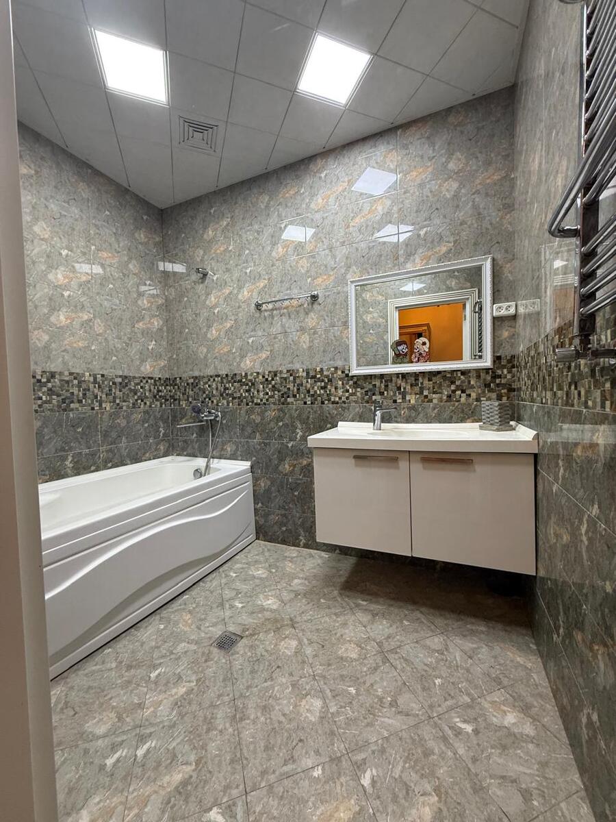 İcarəyə verilir 3 otaqlı yeni tikili 120 m² — Mənzil, Bakı (9)