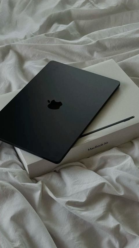 MacBook Air 13 M4 16/256 Midnight — Bakı