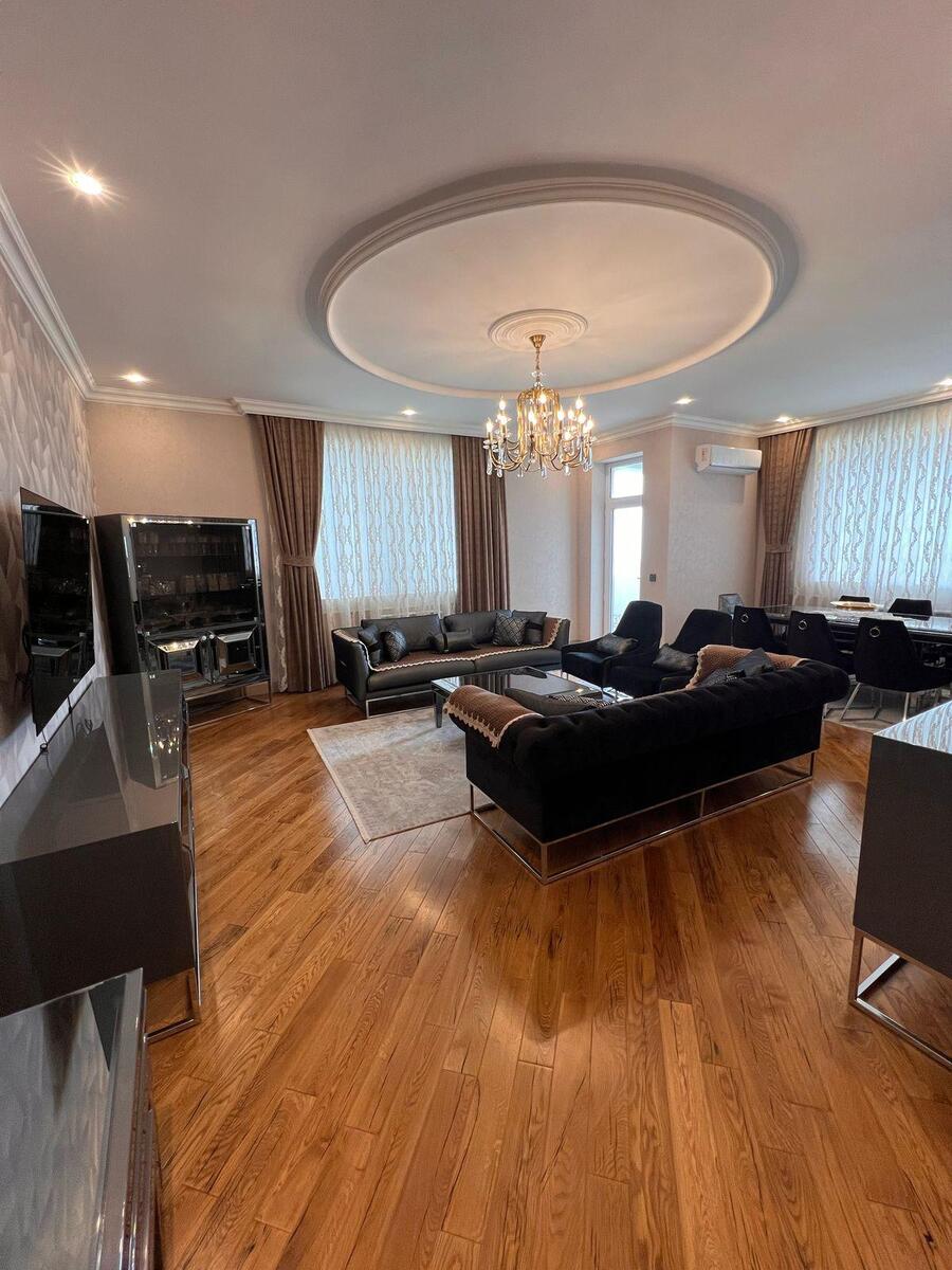 Satılır 4 otaqlı yeni tikili 200 m² — Mənzil, Bakı (3)