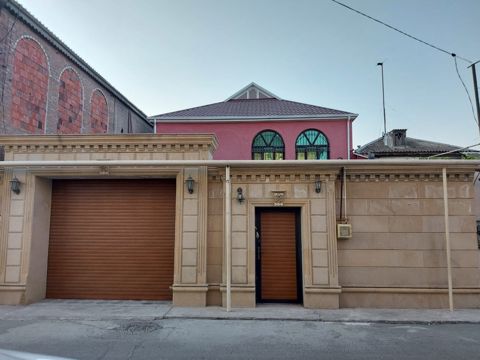 Satılır 5 otaqlı həyət evi/bağ evi 240 m² — Bakı