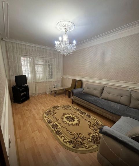 Satılır 3 otaqlı köhnə tikili 100 m² — Bakı