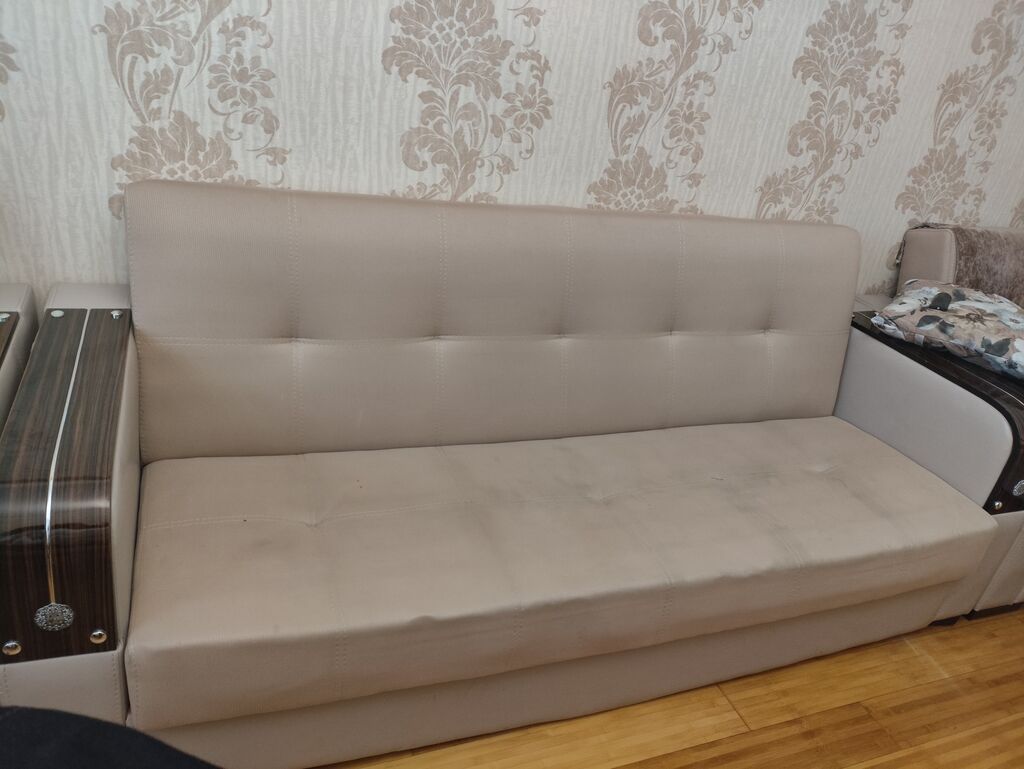 Bej rəngli yumşaq mebel dəsti – divan və 2 kreslo - Dizayn: açıq bej — Yumşaq mobilya dəstləri, Bakı (3)