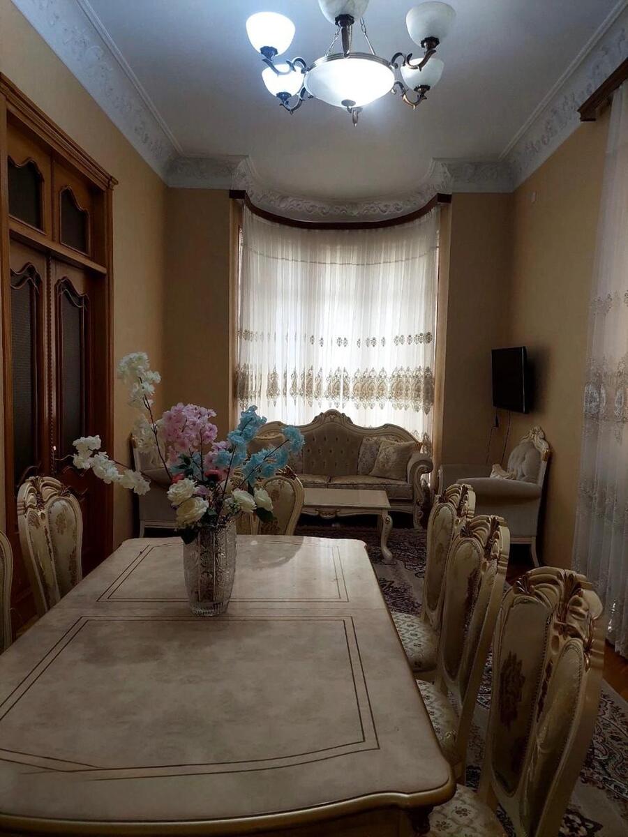 Satılır 6 otaqlı həyət evi/bağ evi 300 m² — Ev, villa, Bakı (12)