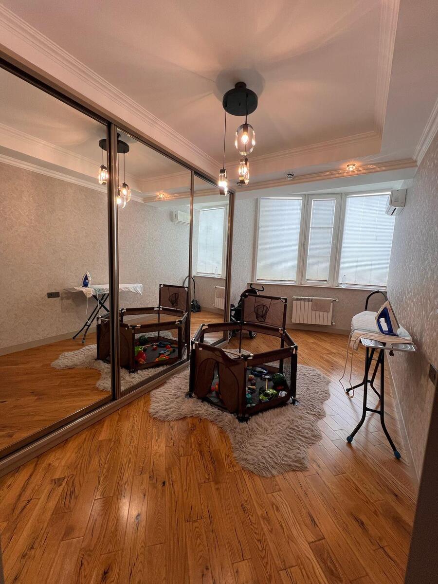 Satılır 4 otaqlı yeni tikili 200 m² — Mənzil, Bakı (11)