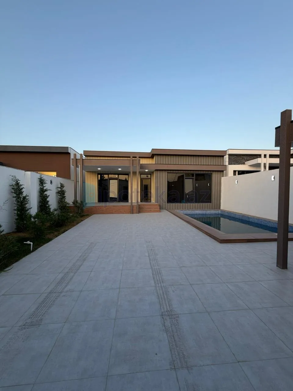 Satılır: 4 Otaq, Bağlar, Xəzər r., Şüvəlan q., 150.00 m²