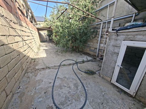 Həyət evi, Xırdalan ş — Xırdalan