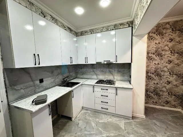 Satılır: 2 Otaq, Köhnə tikili, Nizami r., 8-ci km q., 60.00 m² — Mənzil, Bakı (12)