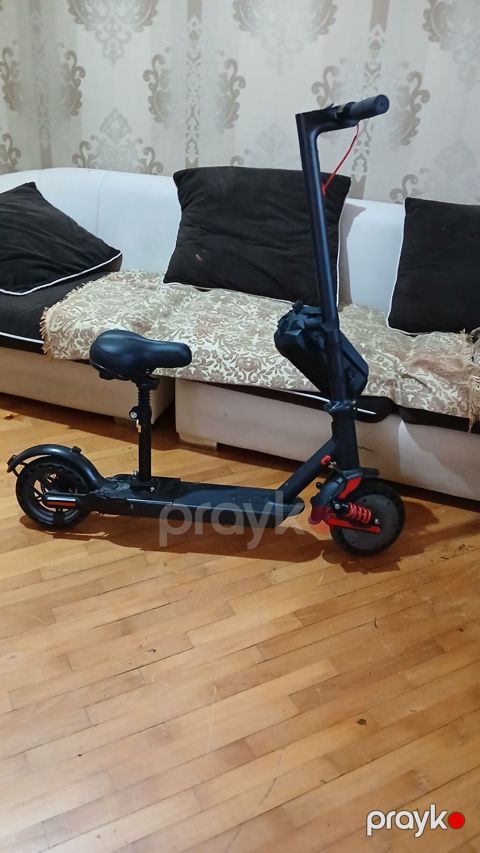 Oturacaqlı elektrik skuter - Rəng: qara - Qatlana bilən konstruksiya — Bakı