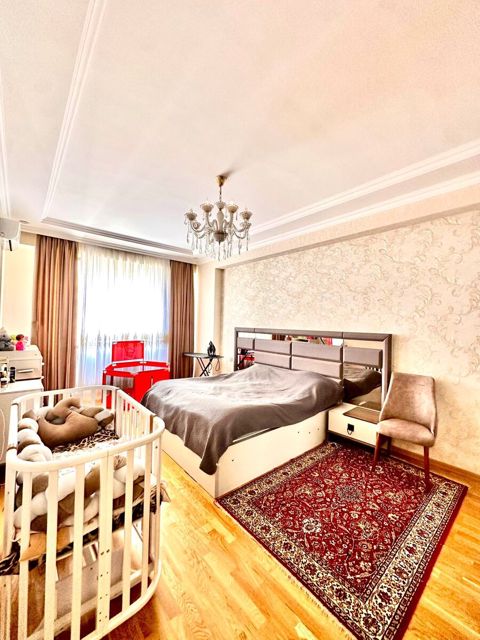 Satılır 2 otaqlı köhnə tikili 75 m² — Bakı