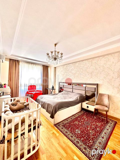 Satılır 2 otaqlı köhnə tikili 75 m²