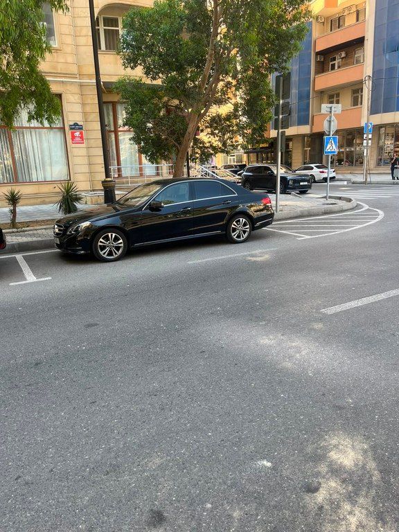 Mercedes E 220, 2.1 L, 2015 il, 215 000 km — Avtomobillər, Bakı (3)