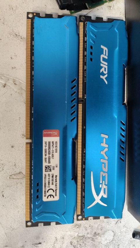Operativ yaddaşlar (RAM) 8GB — Bakı